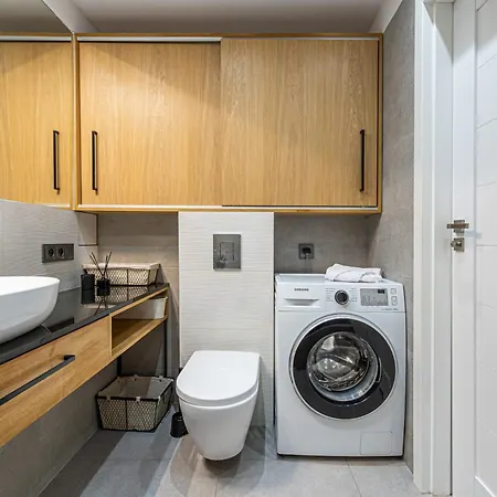 Atrium Deluxe غدينيا